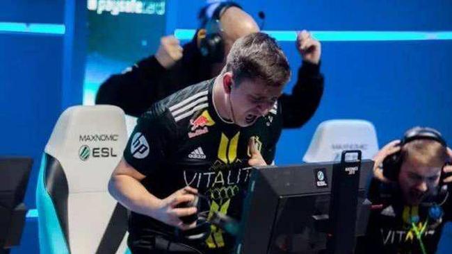 他励志成为 他励志成为