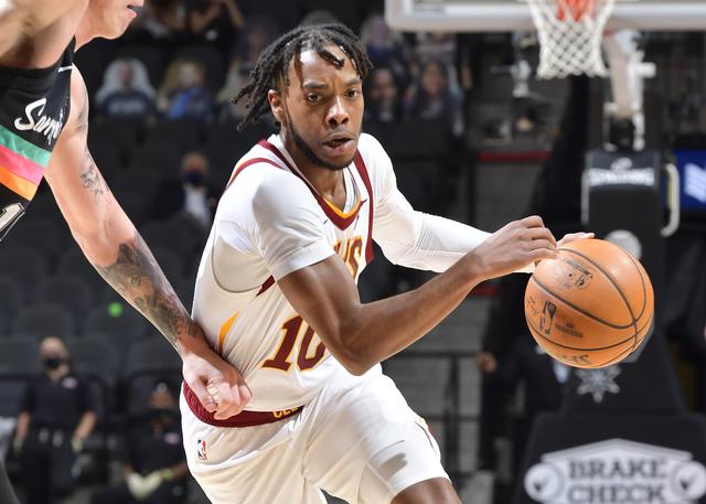 稳健表现 稳健表现